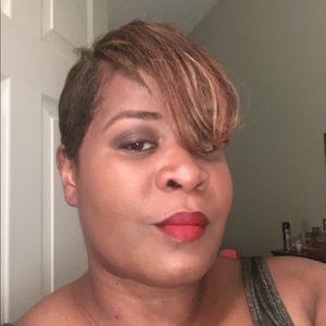 Meet your Posher, Ayana